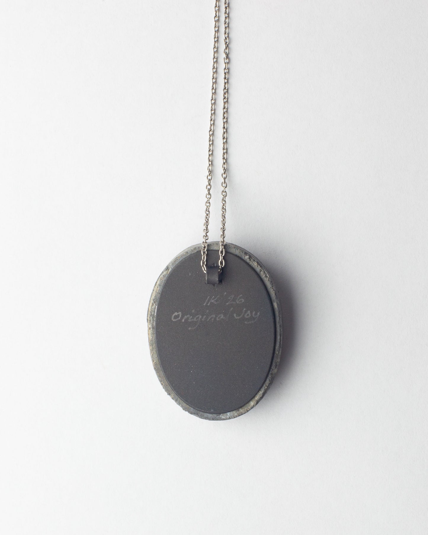 'Solid love pendant'