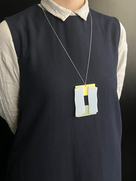 'Soft humming carried on a breeze'