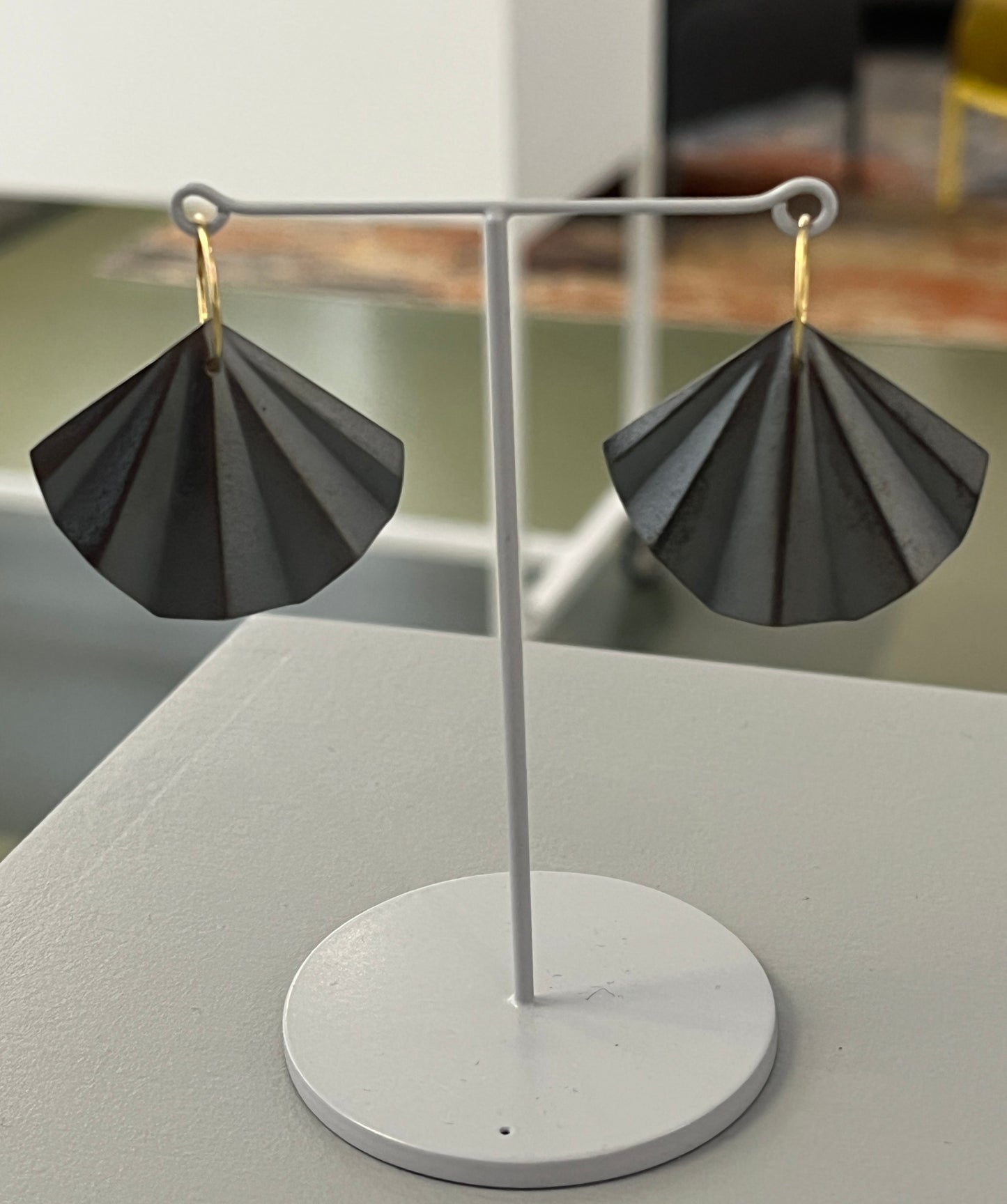 Shell earrings (gold hooks)