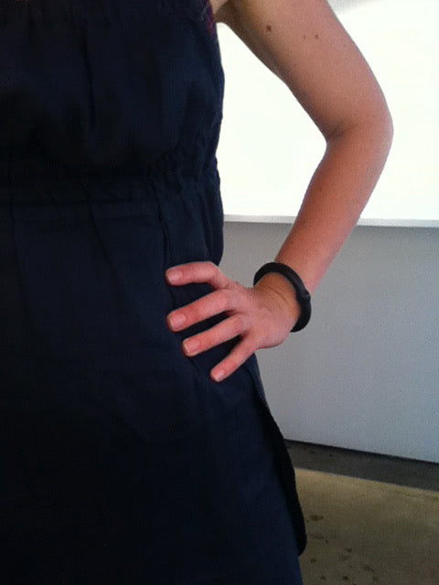 'Gold macht blind (Gold makes you blind)' bangle