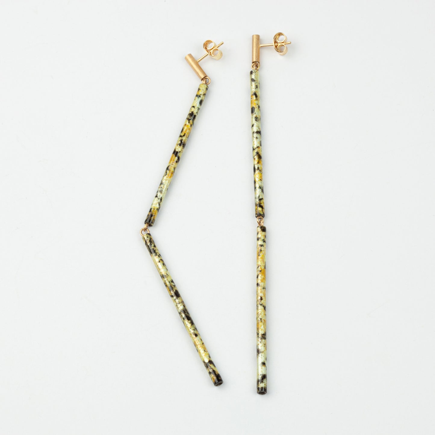 Tube stud earrings (yellow)