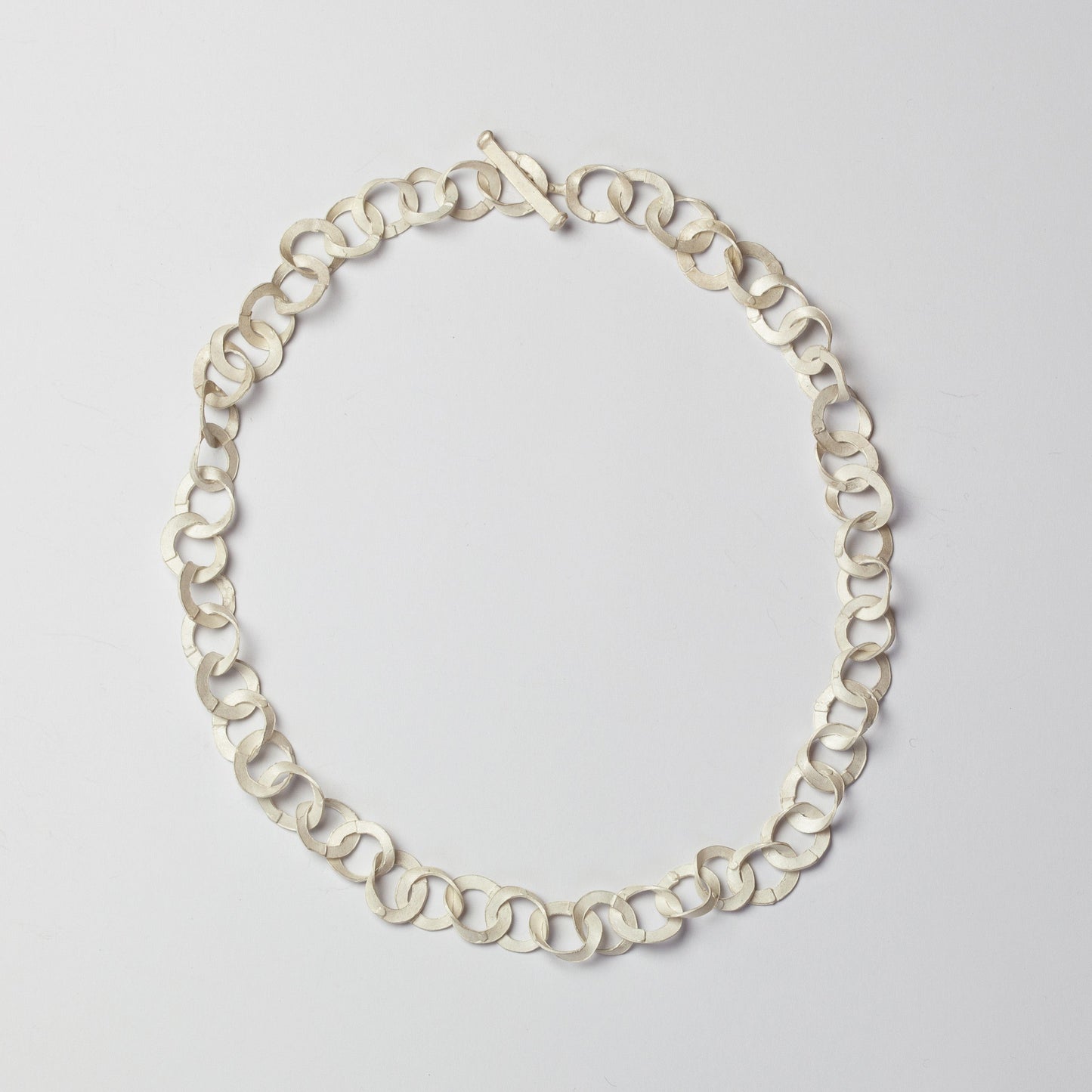 'Chains and Flowers' necklace (Mobius white)