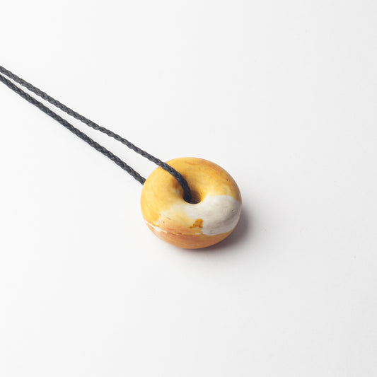 'Jump ring' pendants (yellow)