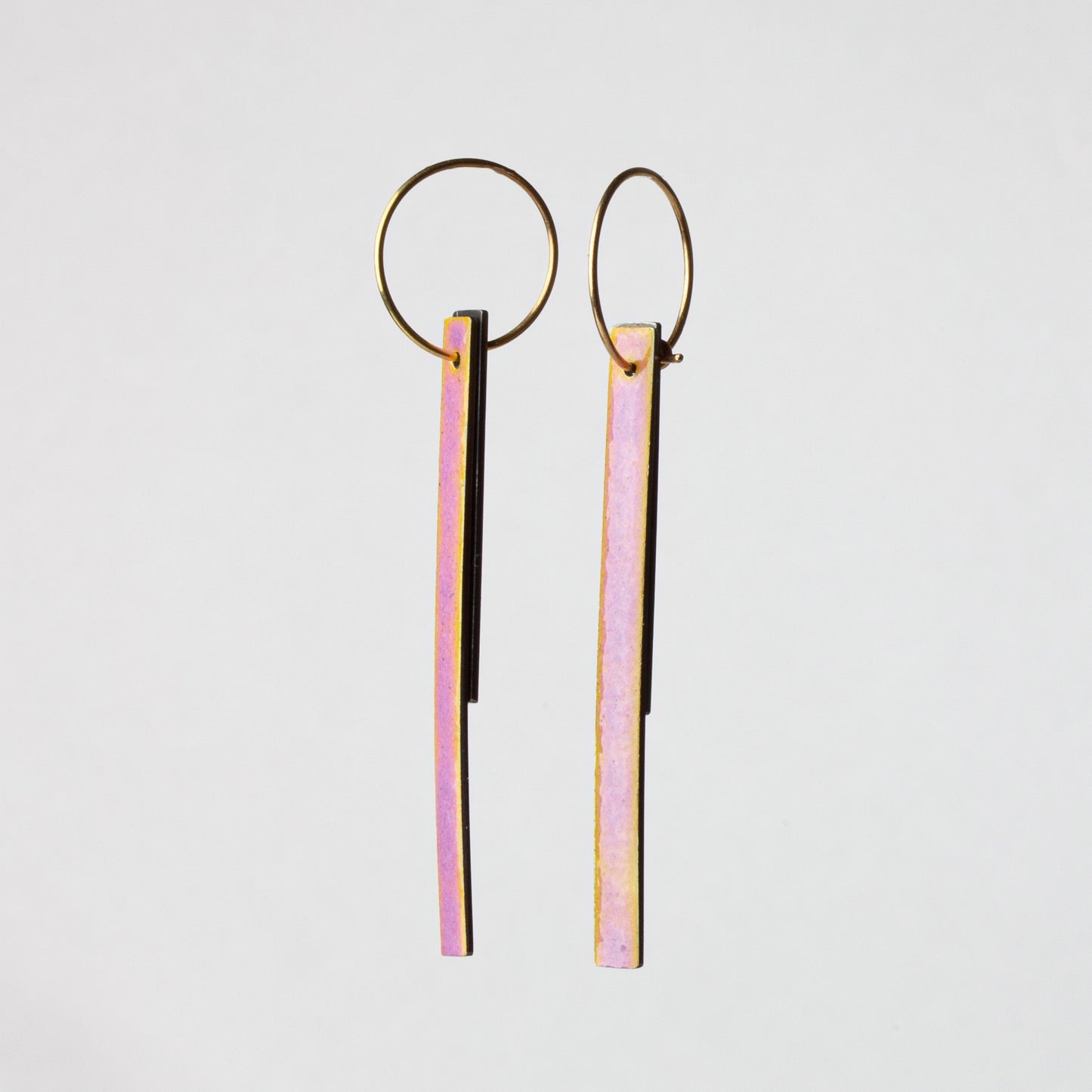 Strip earrings (pink)