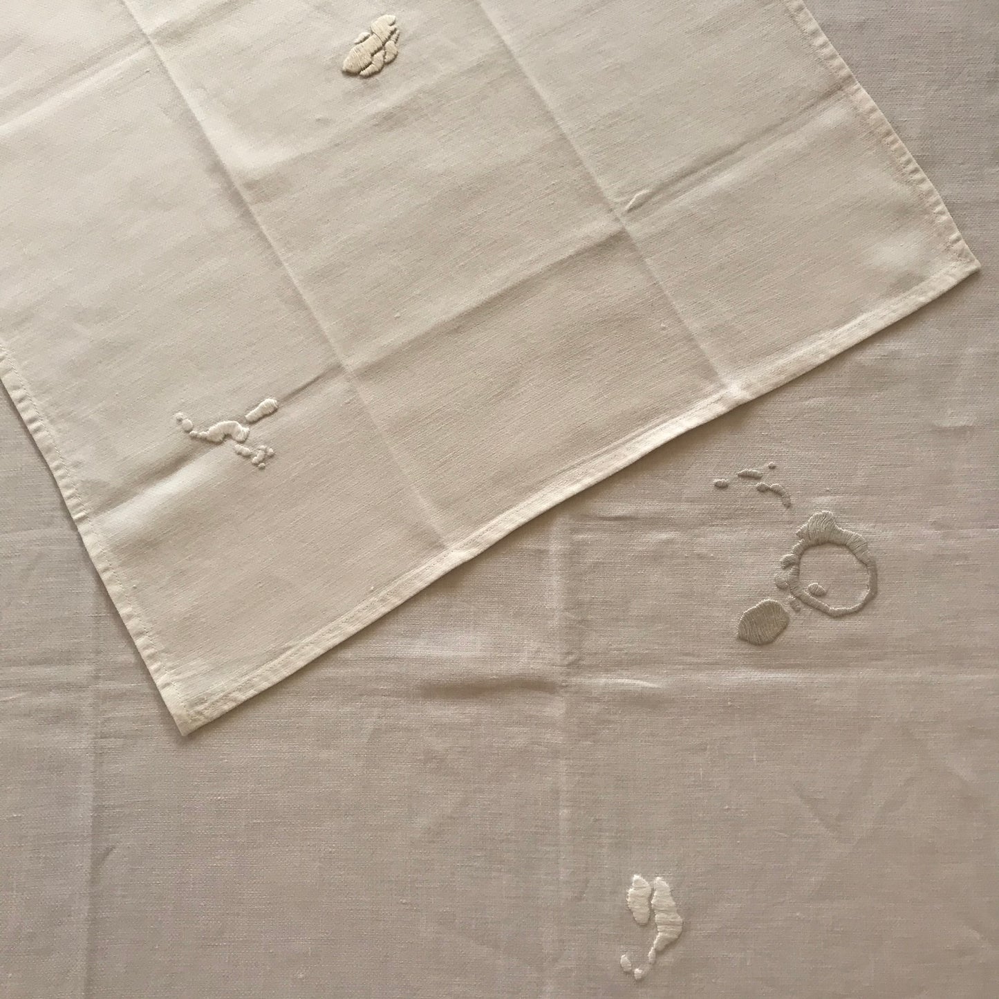 Tablecloth and napkins