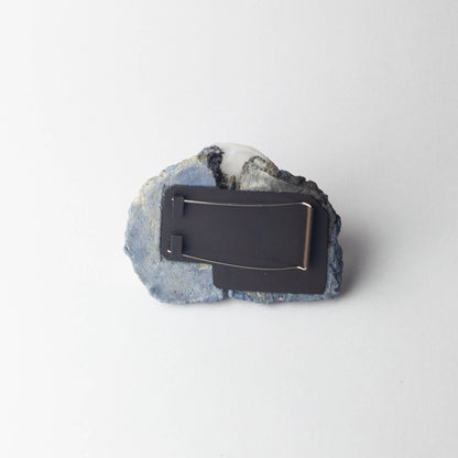 'August brooch (Rapujuhlat kuutamolla)'