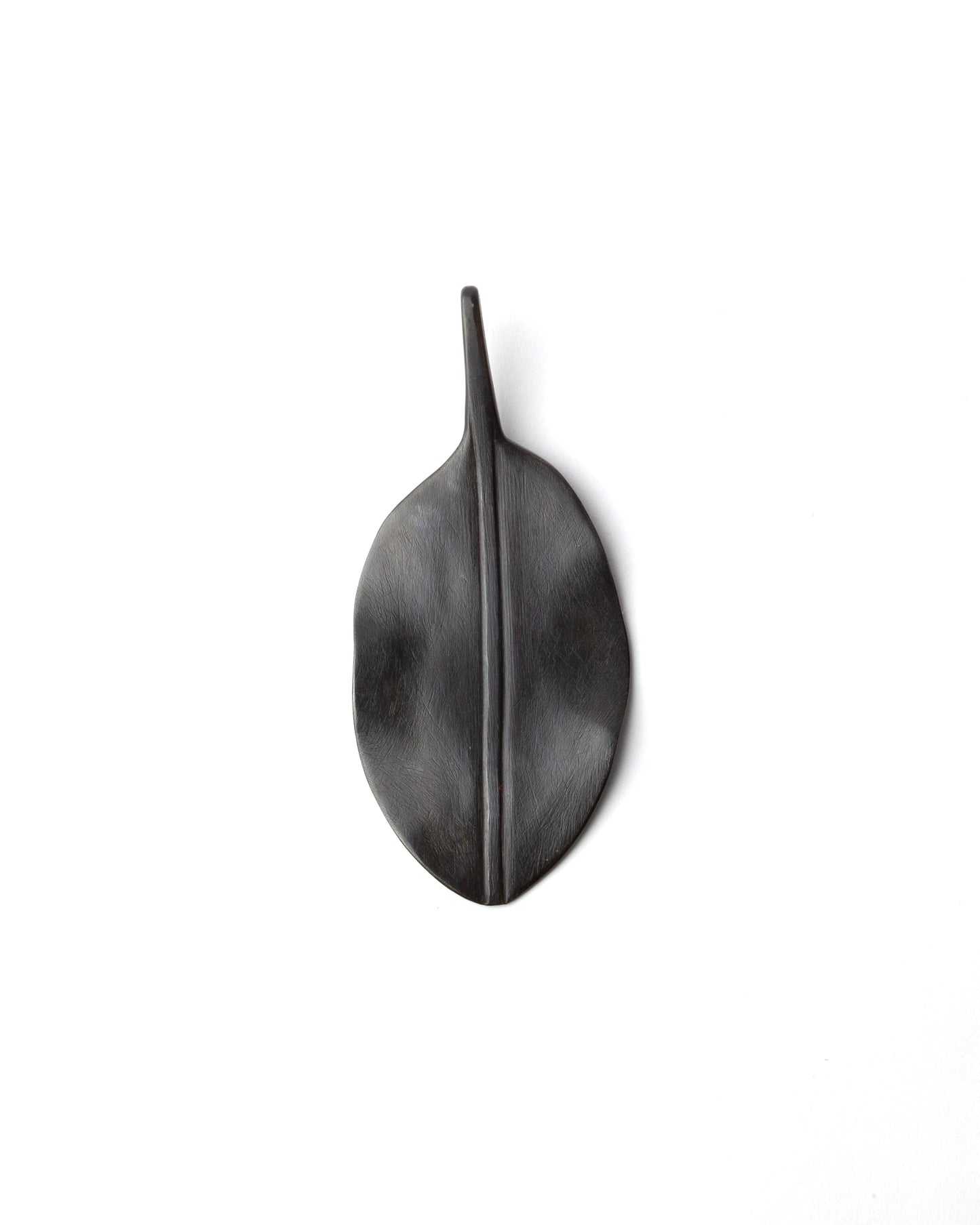 'Needle pendant #17 (Kāpuka)'