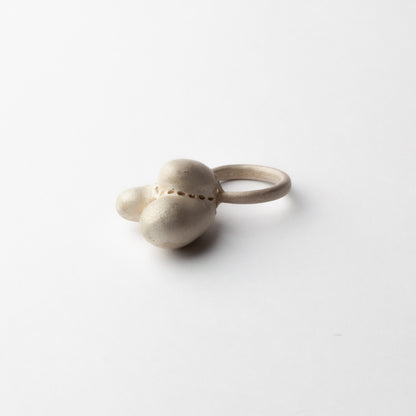 'Neophysalia' ring