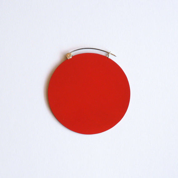 'Flat' brooch