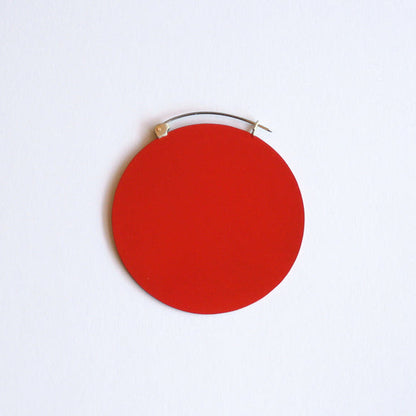 'Flat' brooch