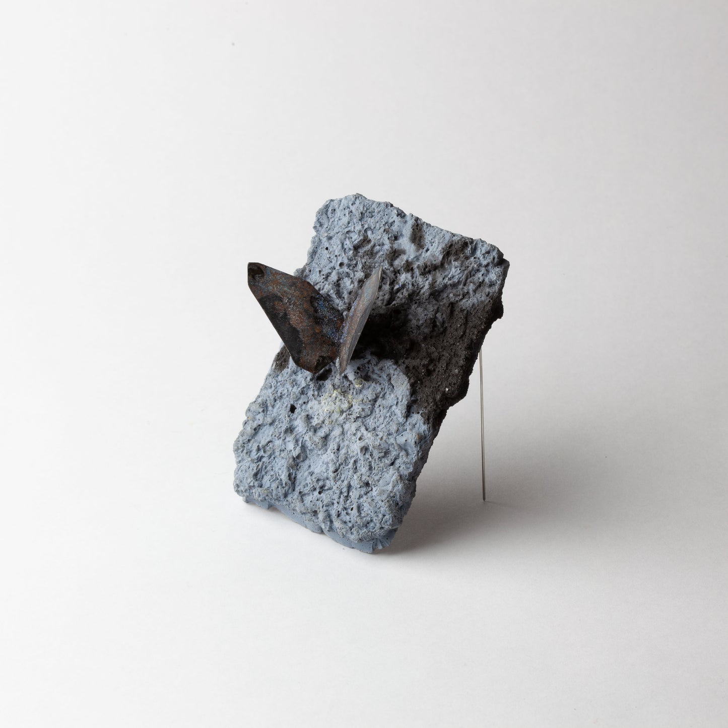'A fleeting rest II brooch'