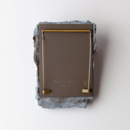 'A fleeting rest II brooch'