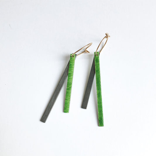 Strip earrings (green)