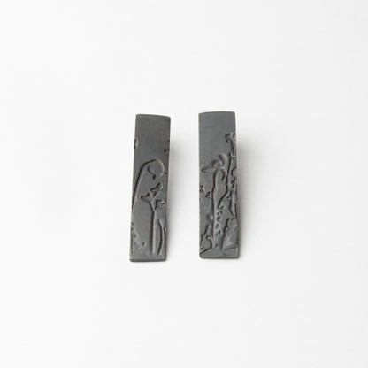 Black strip earrings (studs)