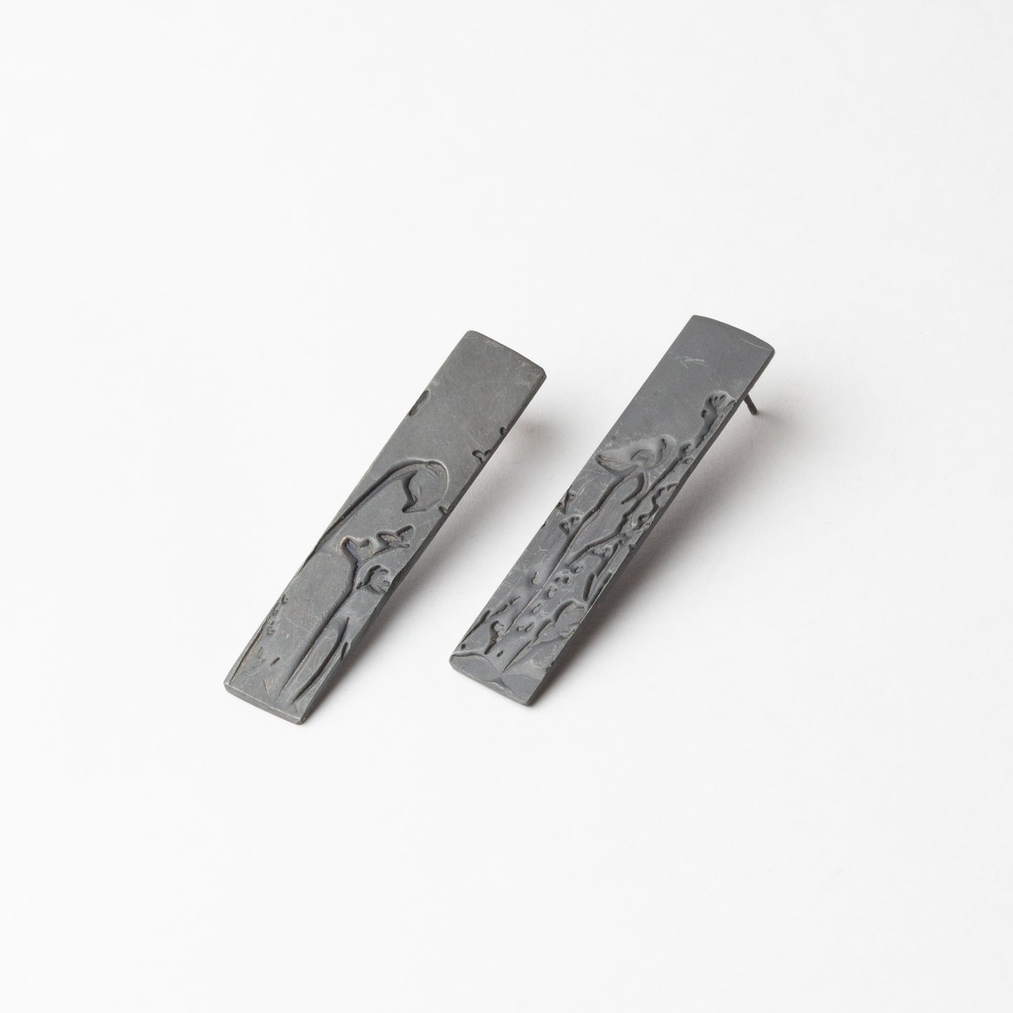 Black strip earrings (studs)