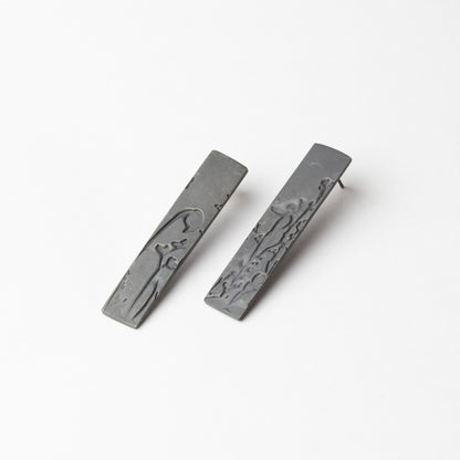 Black strip earrings (studs)