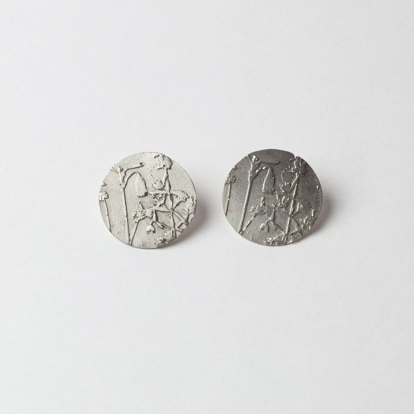 Circular studs