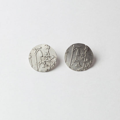 Circular studs