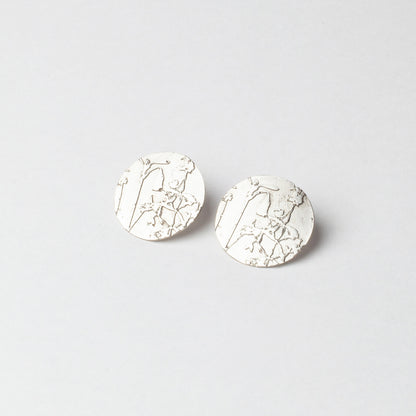 Circular studs