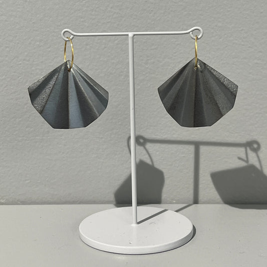 Shell earrings (gold hooks)
