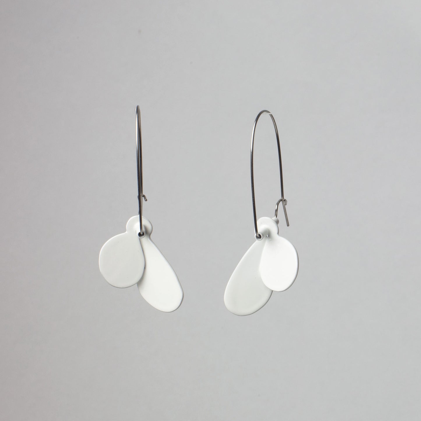 'Leaf' earrings - white