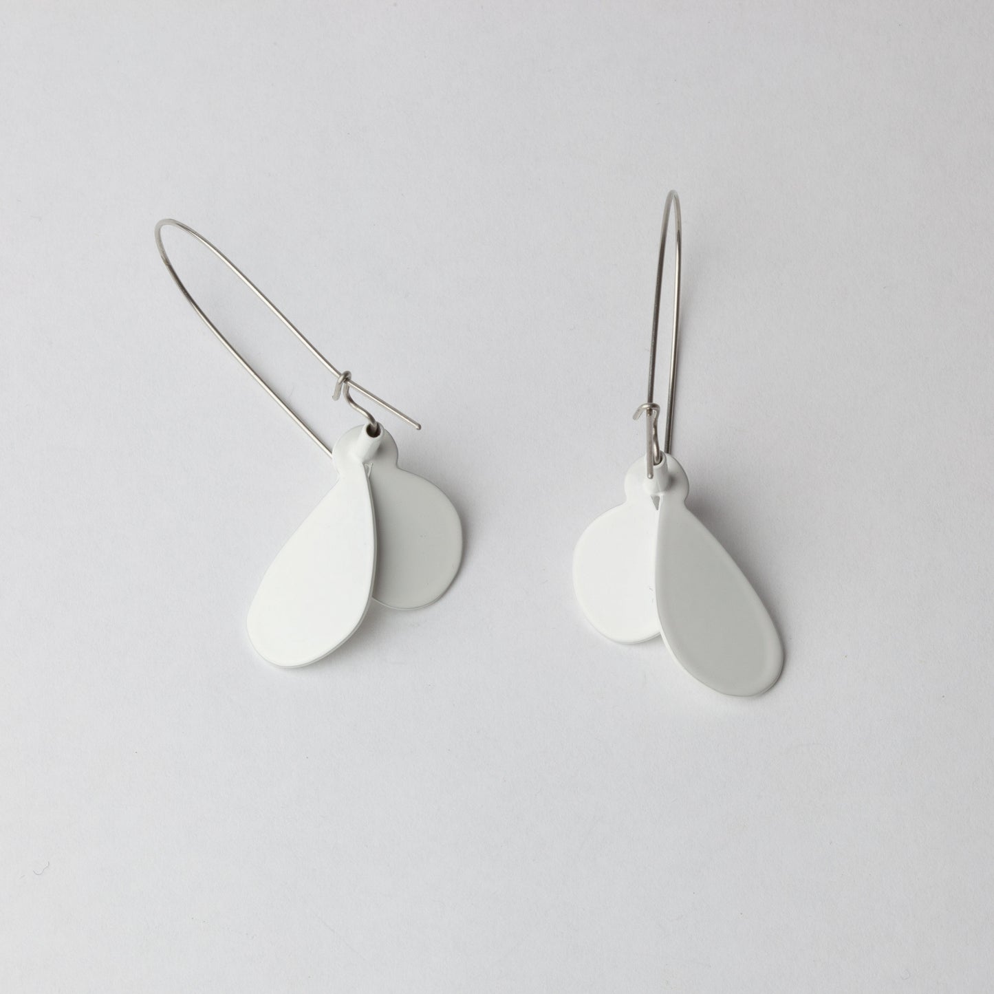 'Leaf' earrings - white