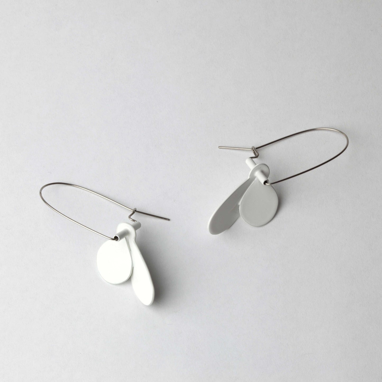 'Leaf' earrings - white