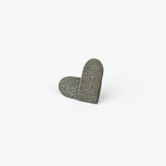 'Heart' pin (black)