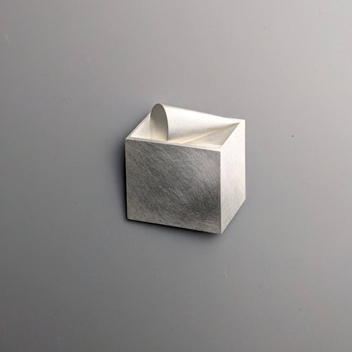 Box brooch 2