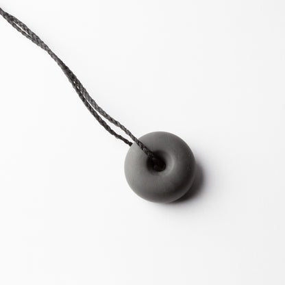 'Jump ring' pendant (black)