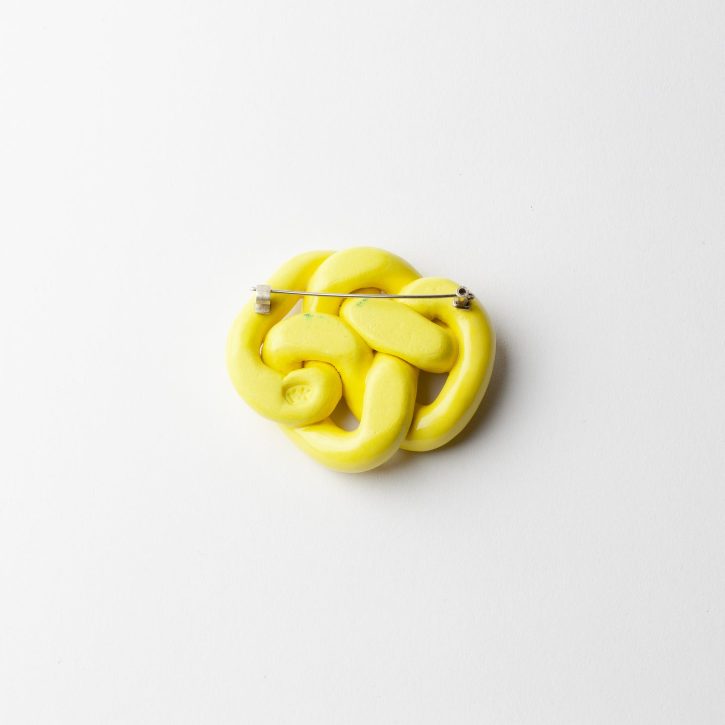 'Porcelain brooch' - yellow