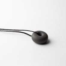 'Jump ring' pendant (black)