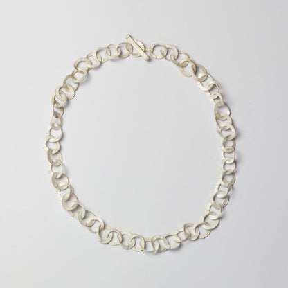 'Chains and Flowers' necklace (Mobius white)