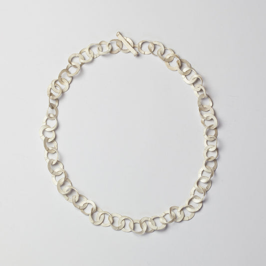'Chains and Flowers' necklace (Mobius white)
