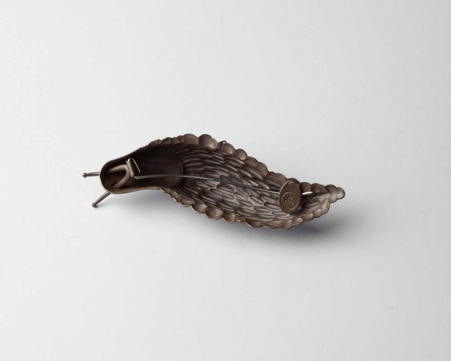 'Slug' brooch