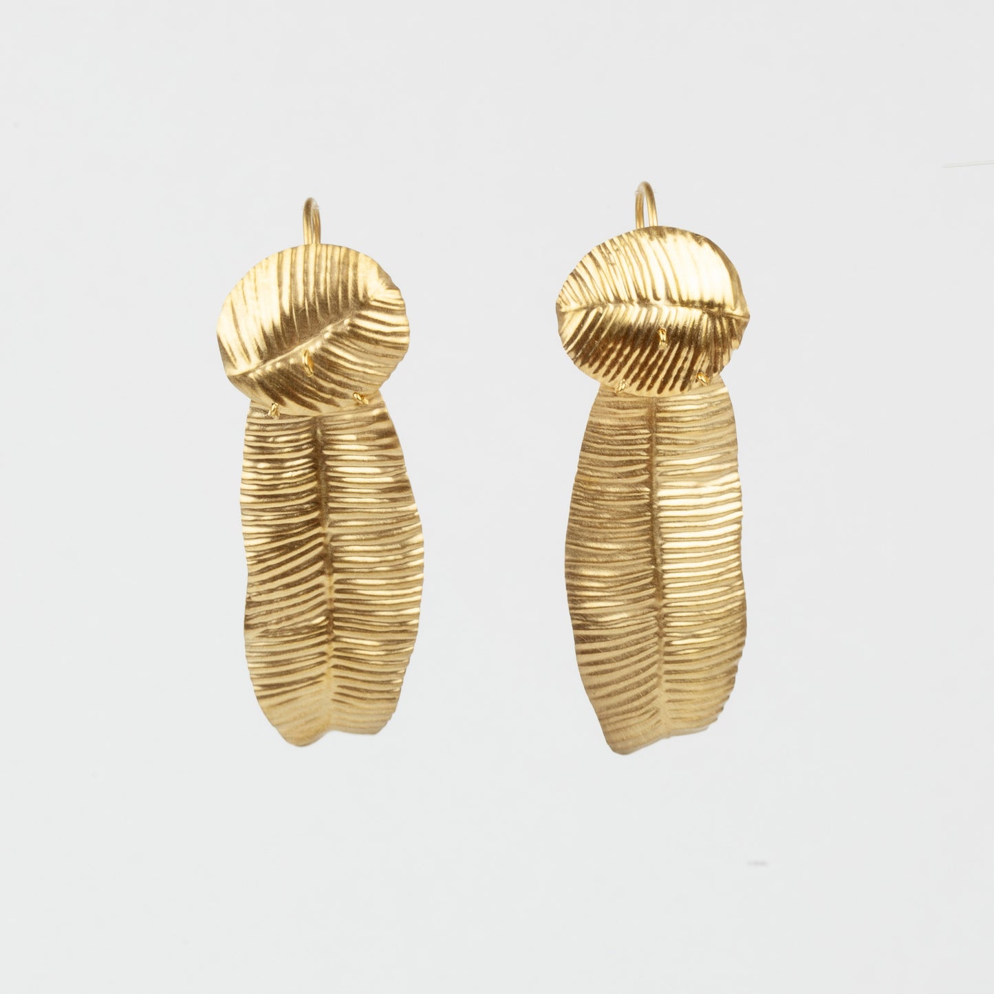 Double leaf earrings - gold