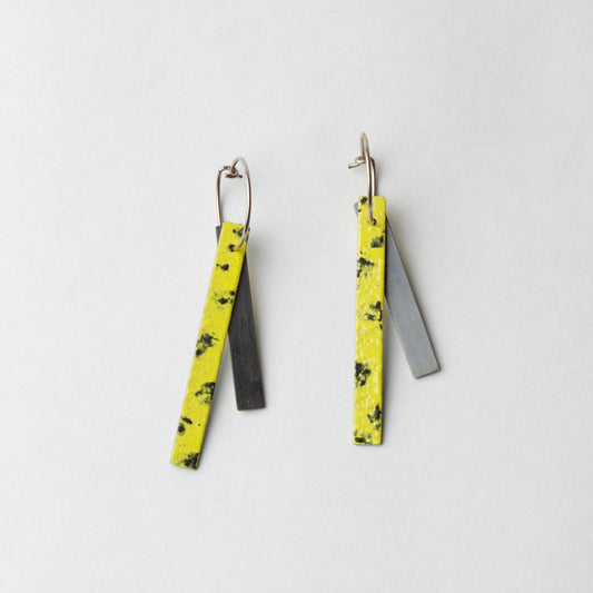 Strip earrings (yellow)