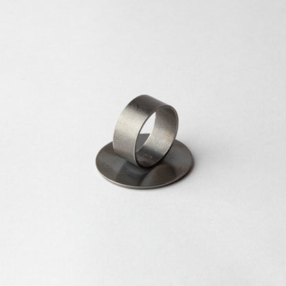 Enamel ring (black, large)