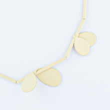 'Leaf' necklace - ivory
