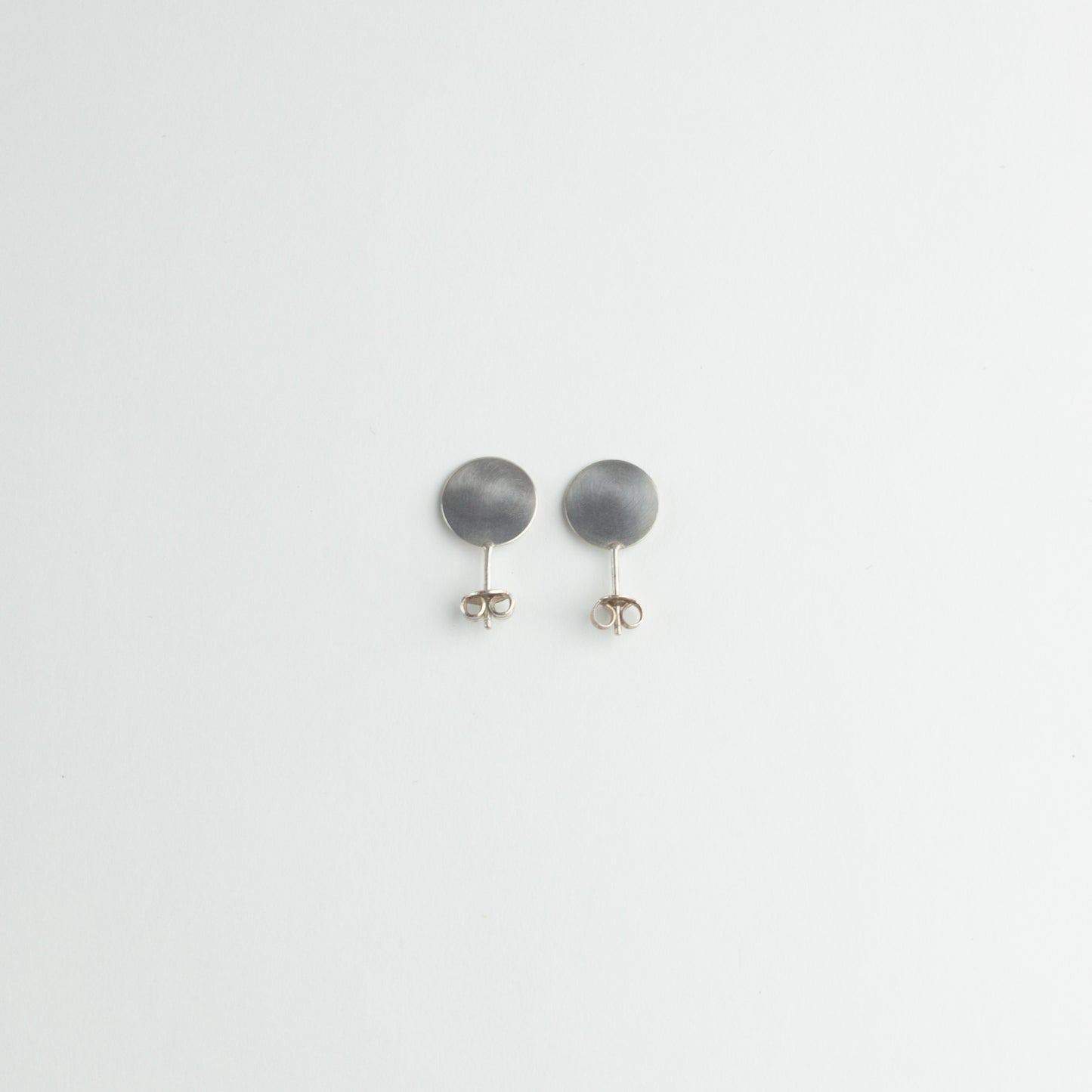 '1 point' earrings