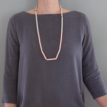 'Straws' necklace - pink/beige