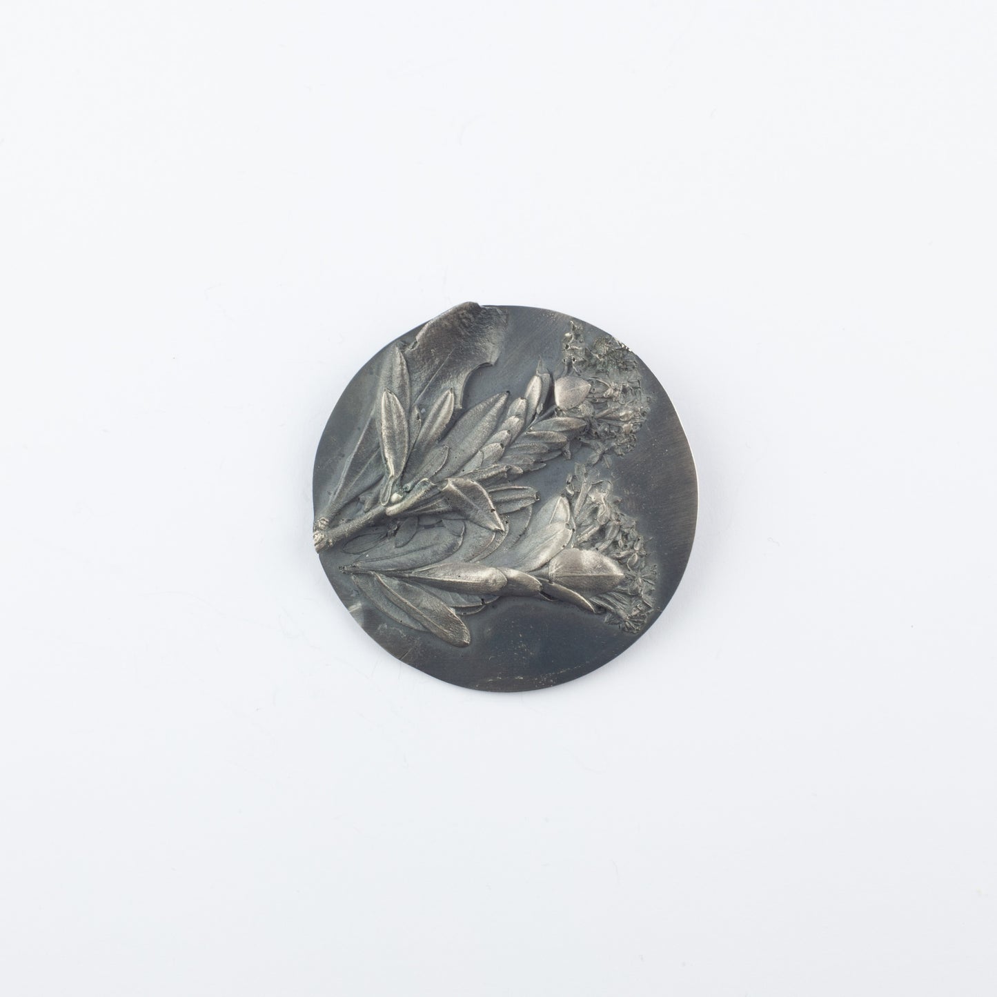 'Pimelea' brooch