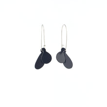 'Leaf' earrings (S) - black