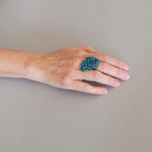 'Linked' ring