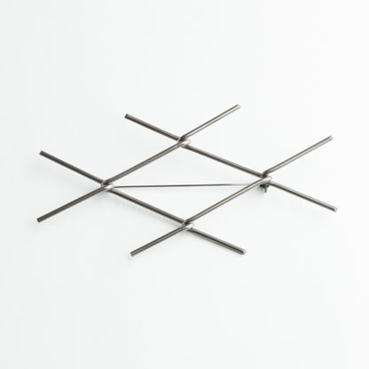 'Gate' brooch