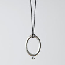 'No worries' pendant