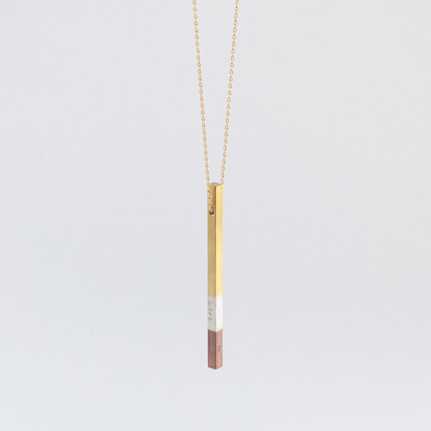 'Percentage: 18k gold' pendant