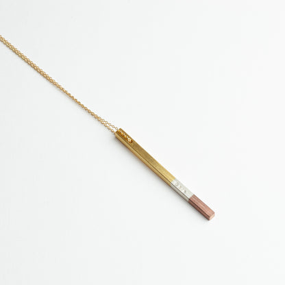 'Percentage: 18k gold' pendant