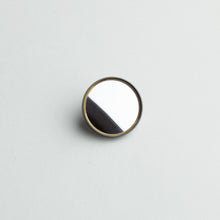 'Spiegel' brooch