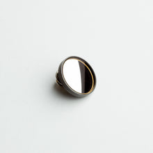'Spiegel' brooch